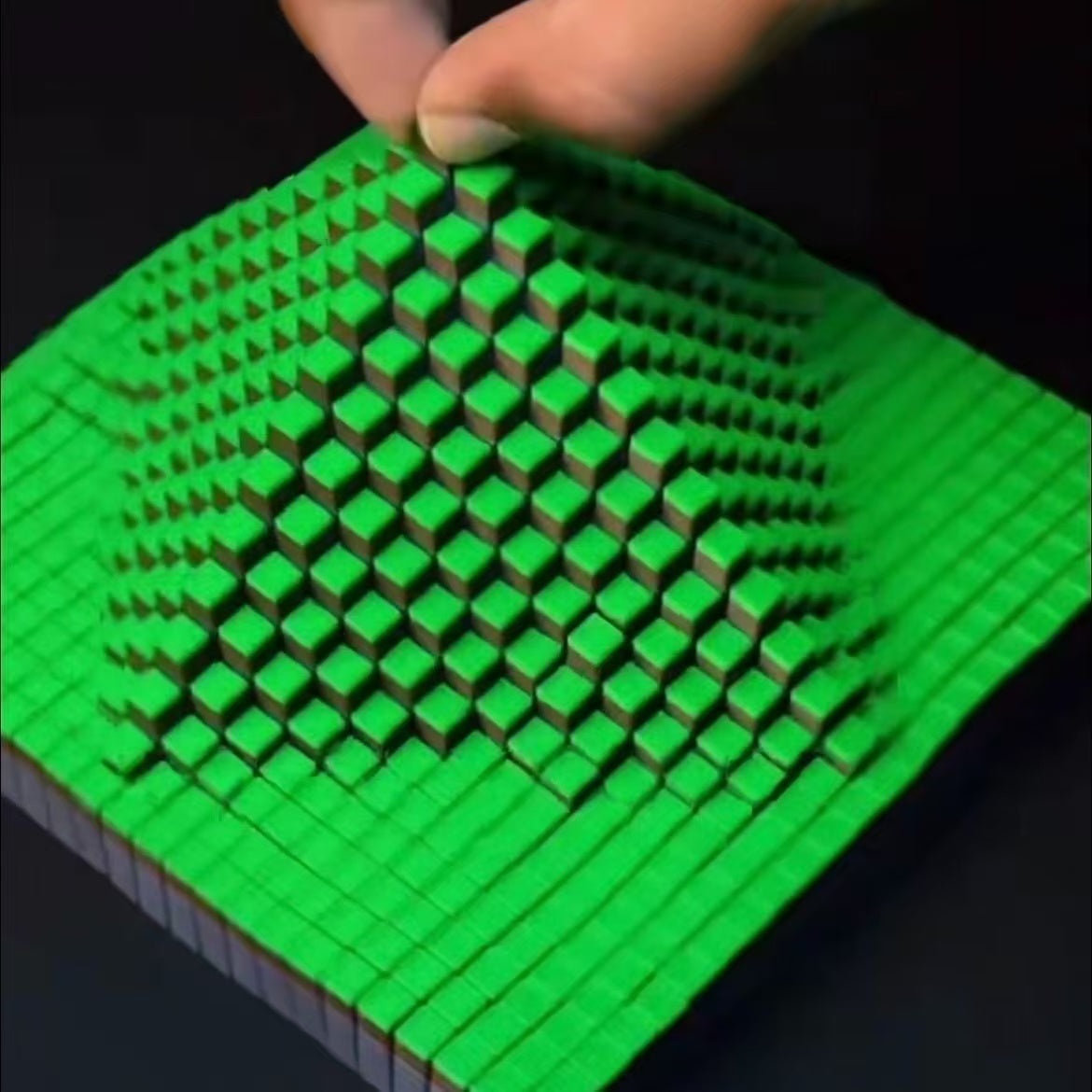 3D fingertip toy