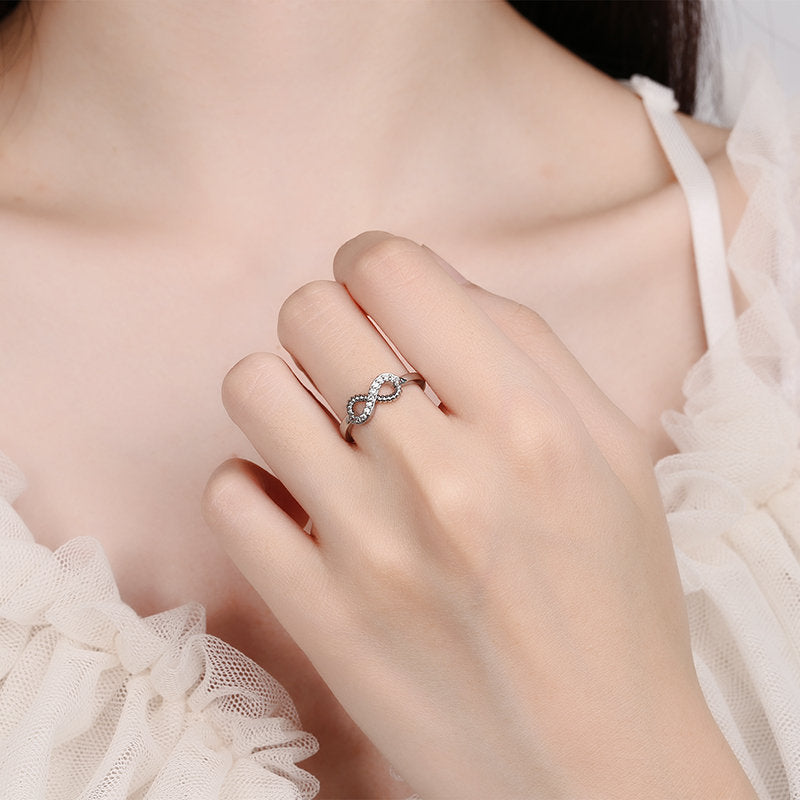 Adjustable Ring Infinity Shaped Ring