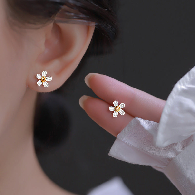 Chic Daisy Flower Earrings
