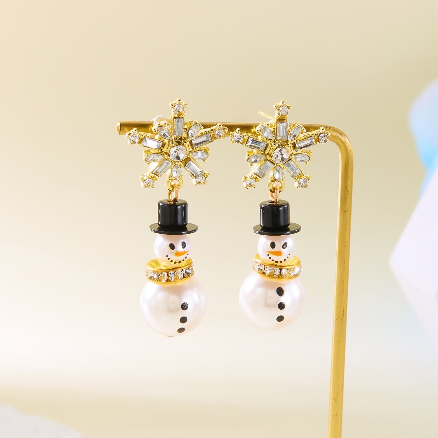 Snowman Pearl Earrings